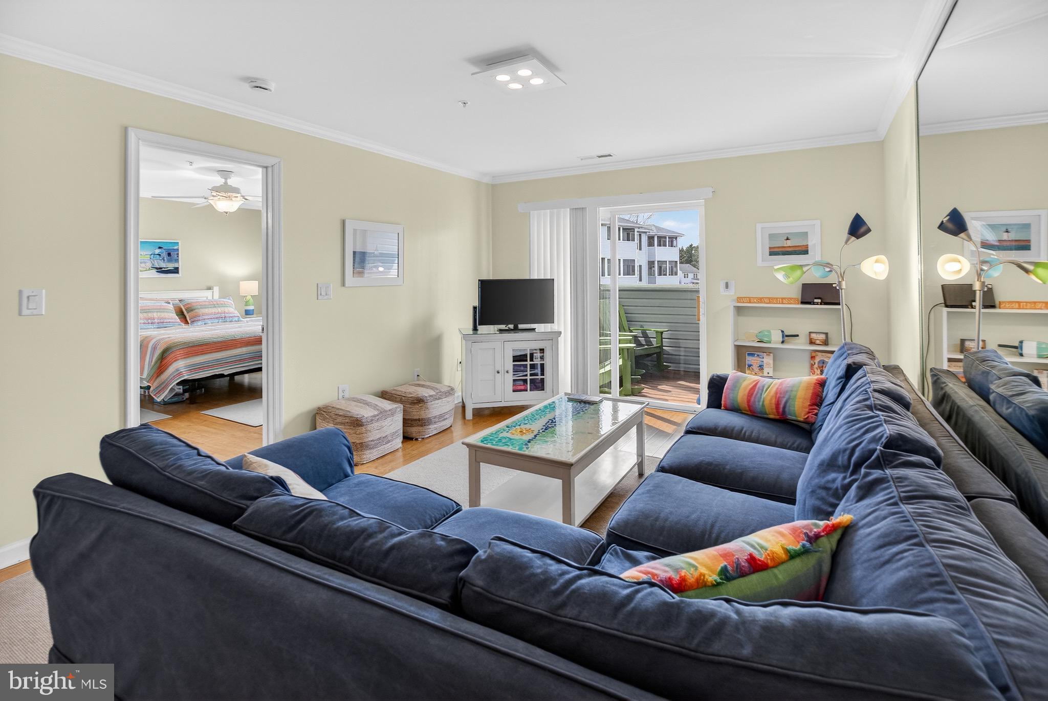 SANIBEL VILLAGE - Residential