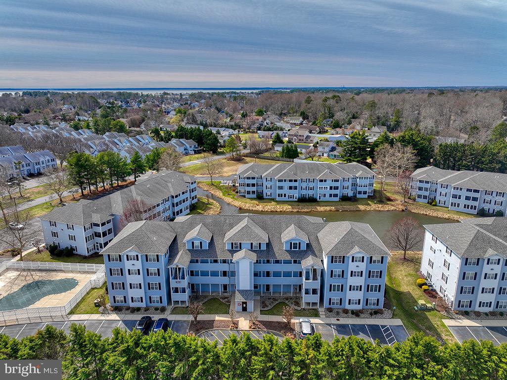 SANIBEL VILLAGE - Residential