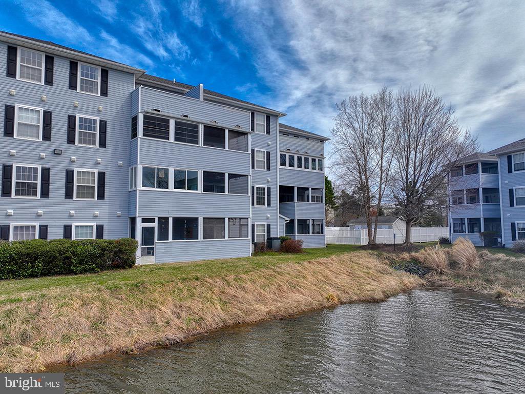 SANIBEL VILLAGE - Residential
