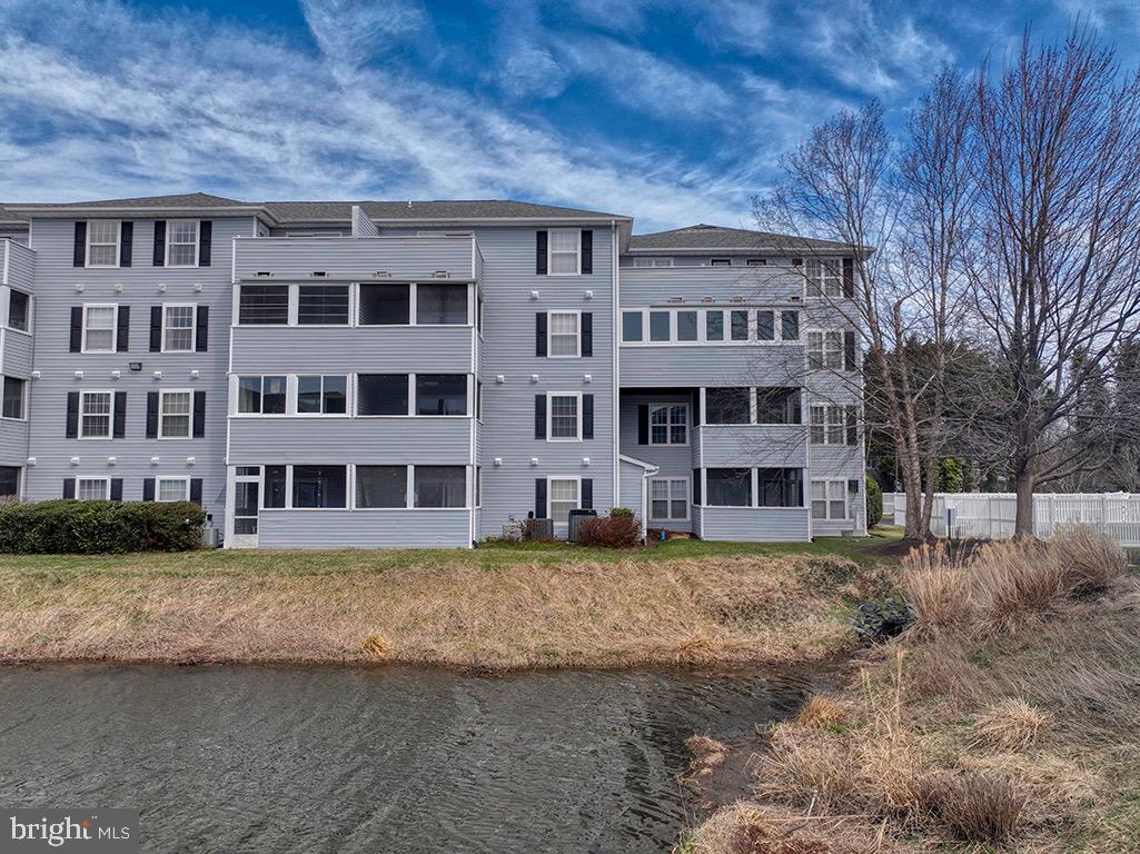SANIBEL VILLAGE - Residential