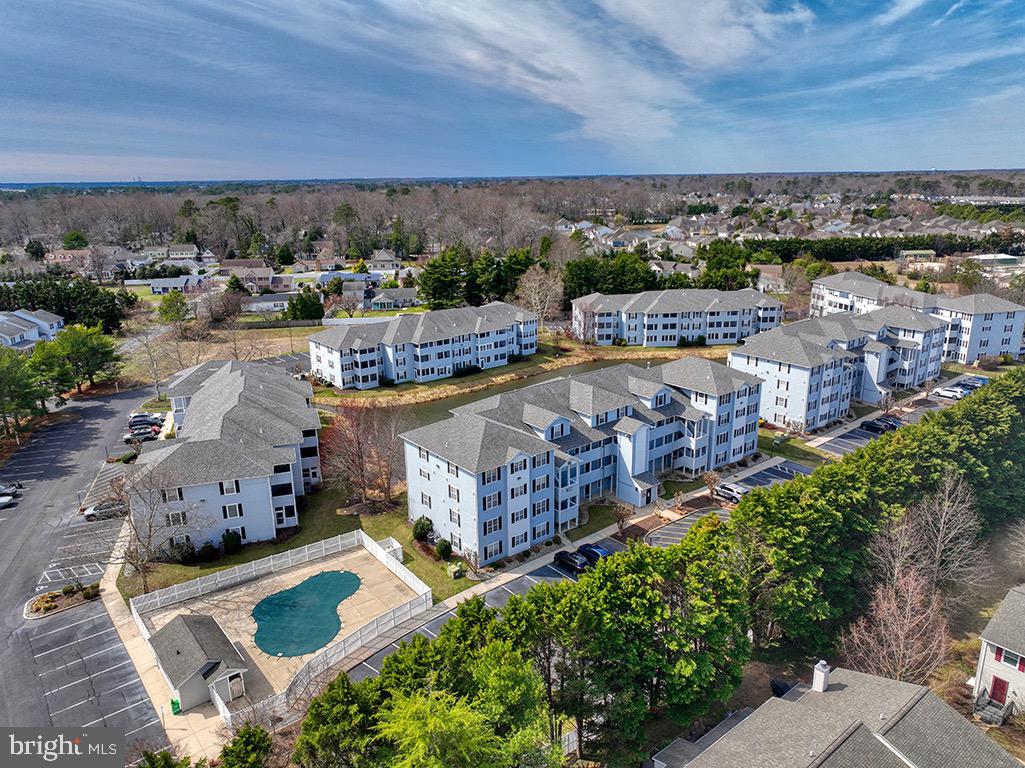 SANIBEL VILLAGE - Residential