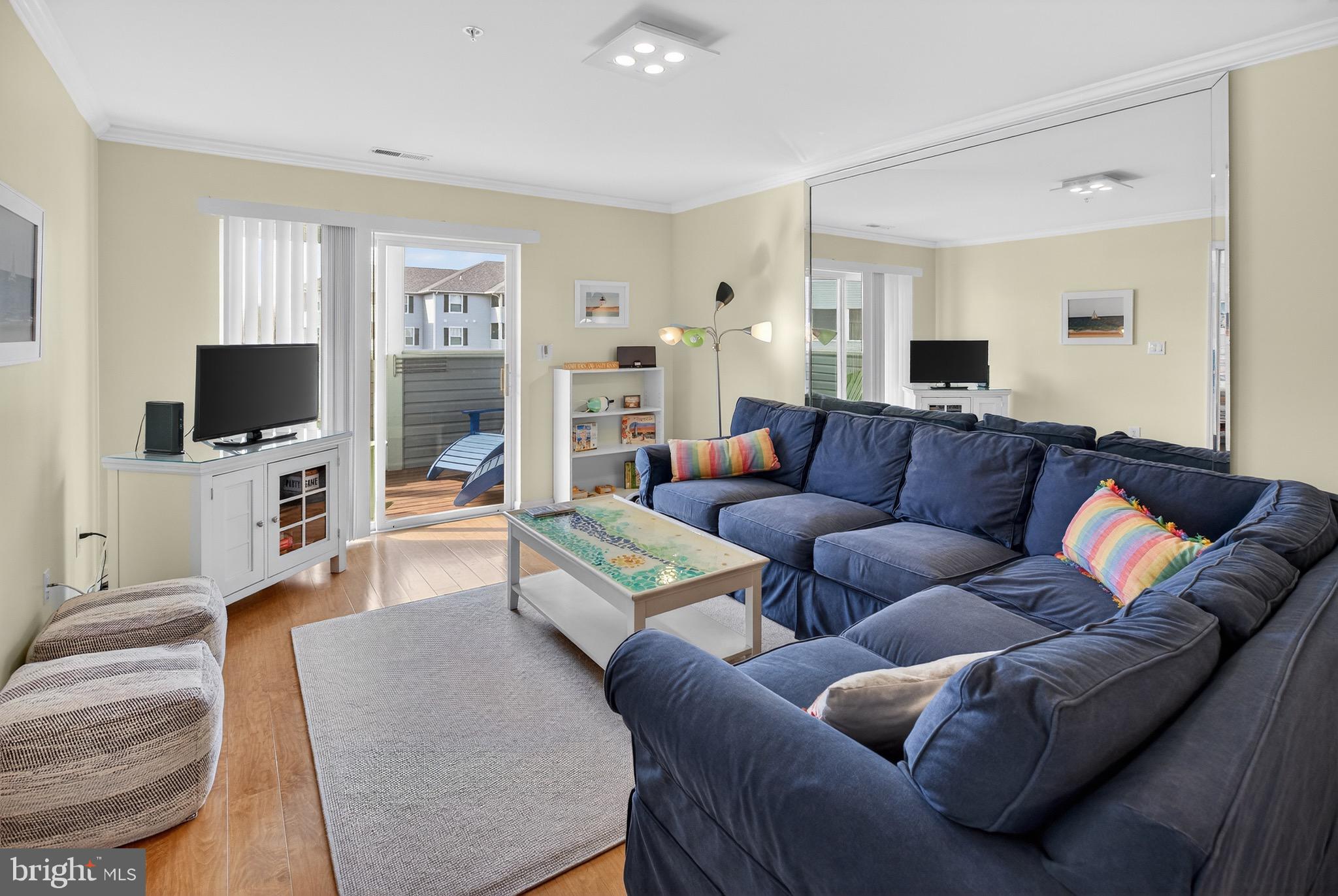 SANIBEL VILLAGE - Residential