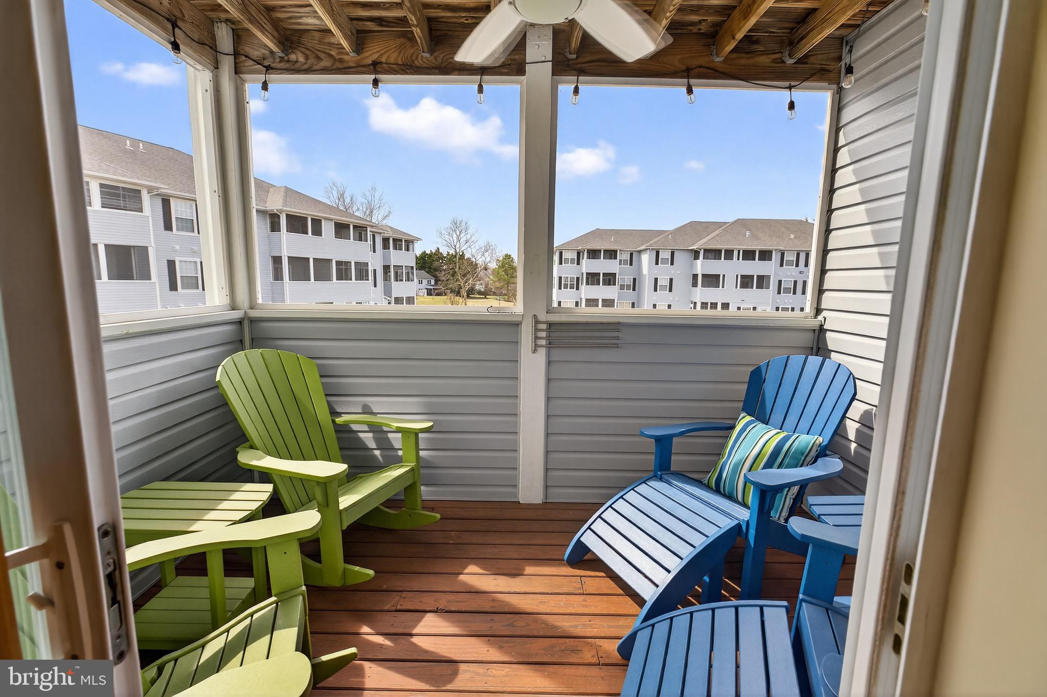 SANIBEL VILLAGE - Residential