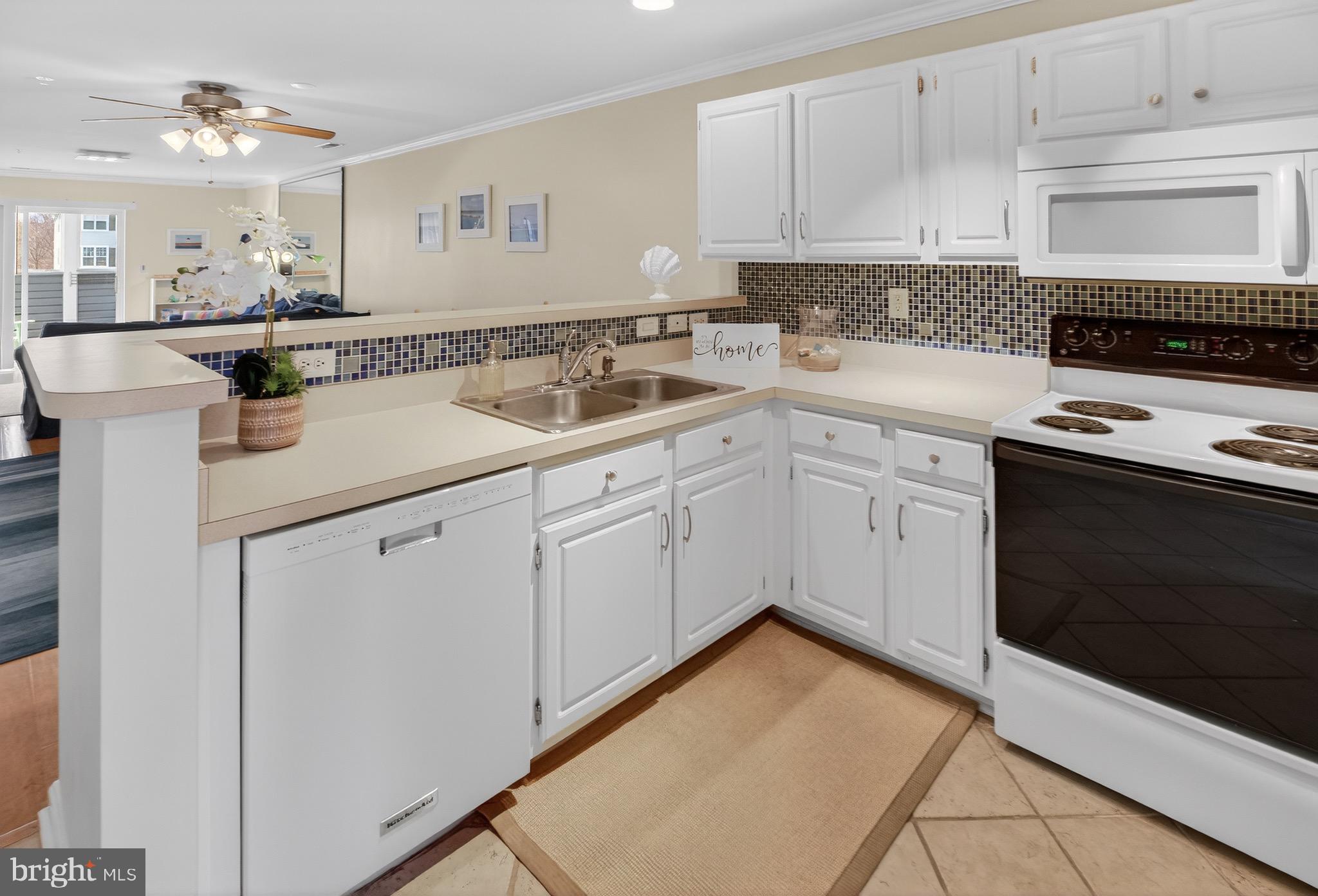 SANIBEL VILLAGE - Residential