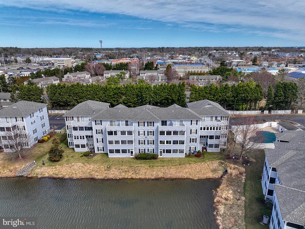 SANIBEL VILLAGE - Residential