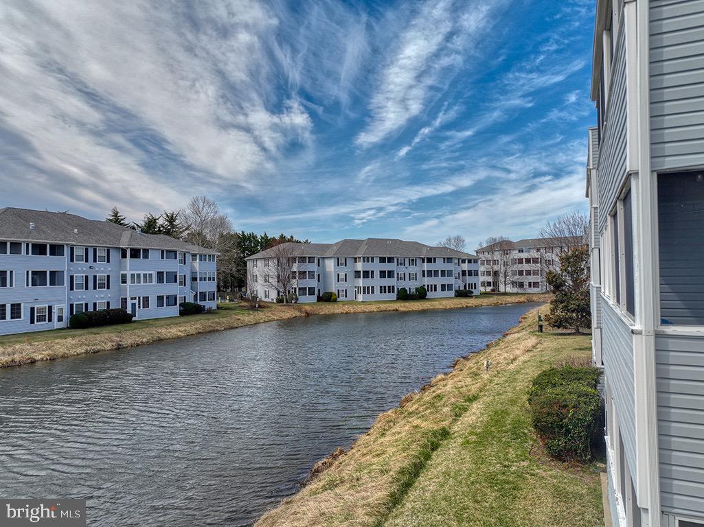 SANIBEL VILLAGE - Residential