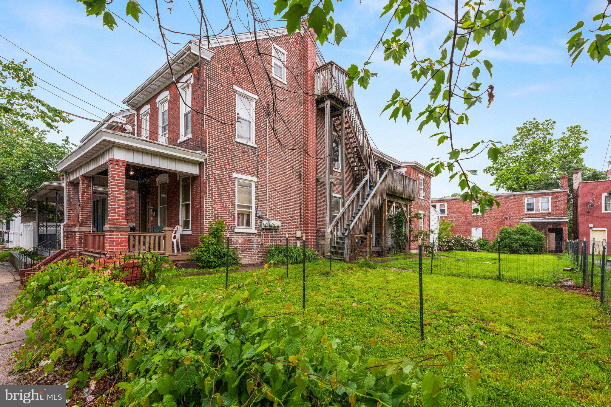 236 N CHARLOTTE STREET