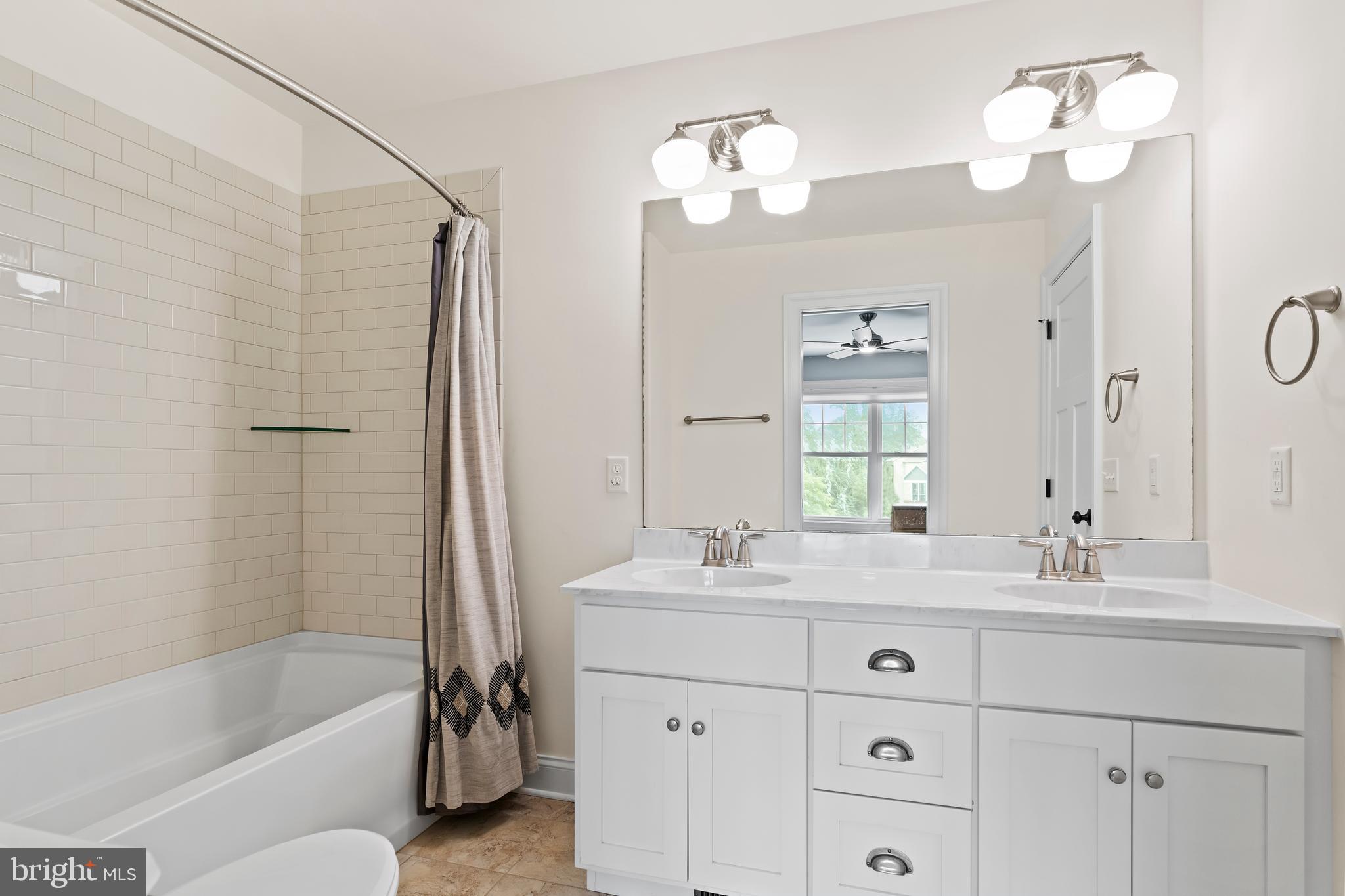 BRAEBURN ESTATES - Residential