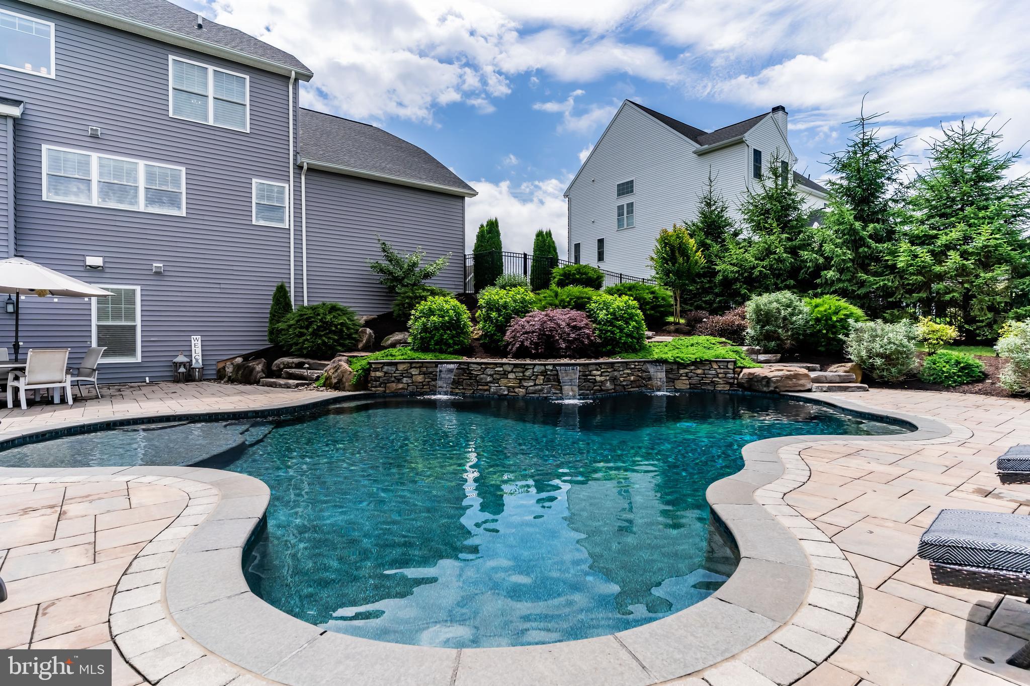 BRAEBURN ESTATES - Residential