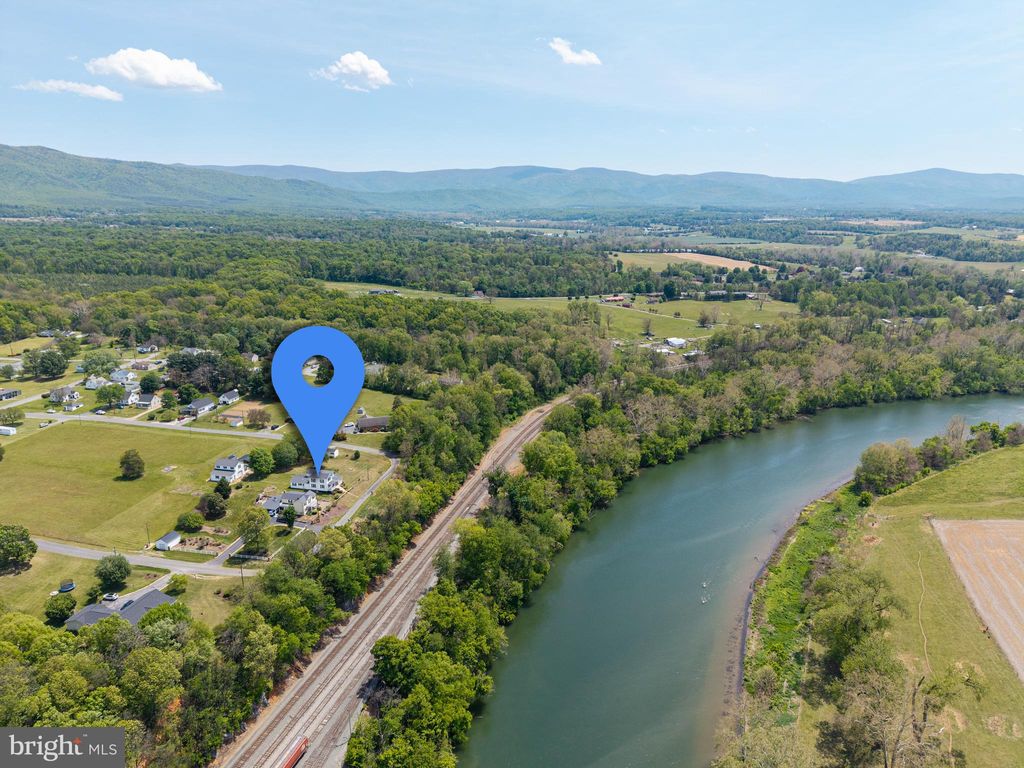 Photo of 606 S First Street, SHENANDOAH, VA 22849 (MLS # VAPA2006384)