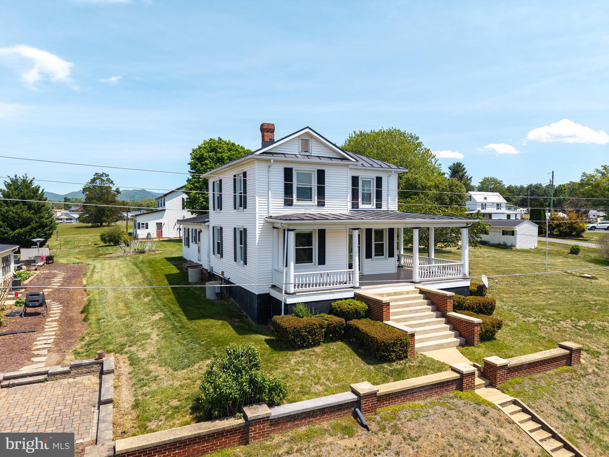 606 S FIRST STREET
