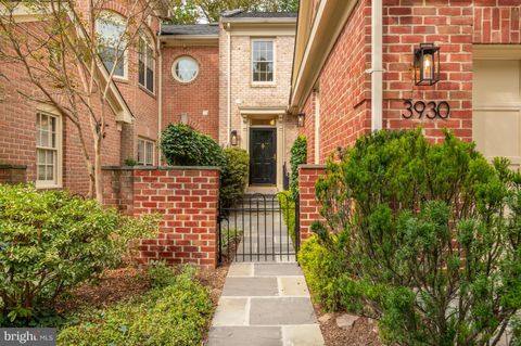 Photo of 3930 Highwood Court NW, WASHINGTON, DC 20007 (MLS # DCDC2217220)