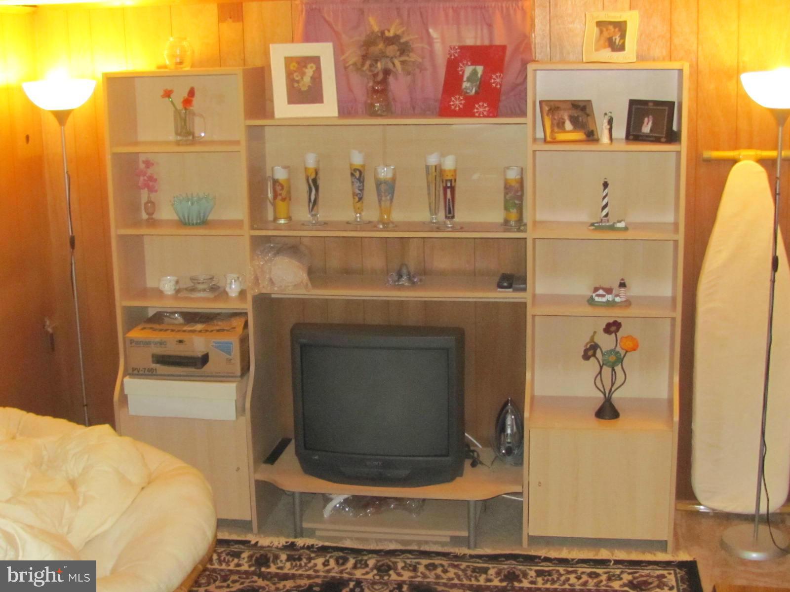 HILLENDALE FARMS - Residential