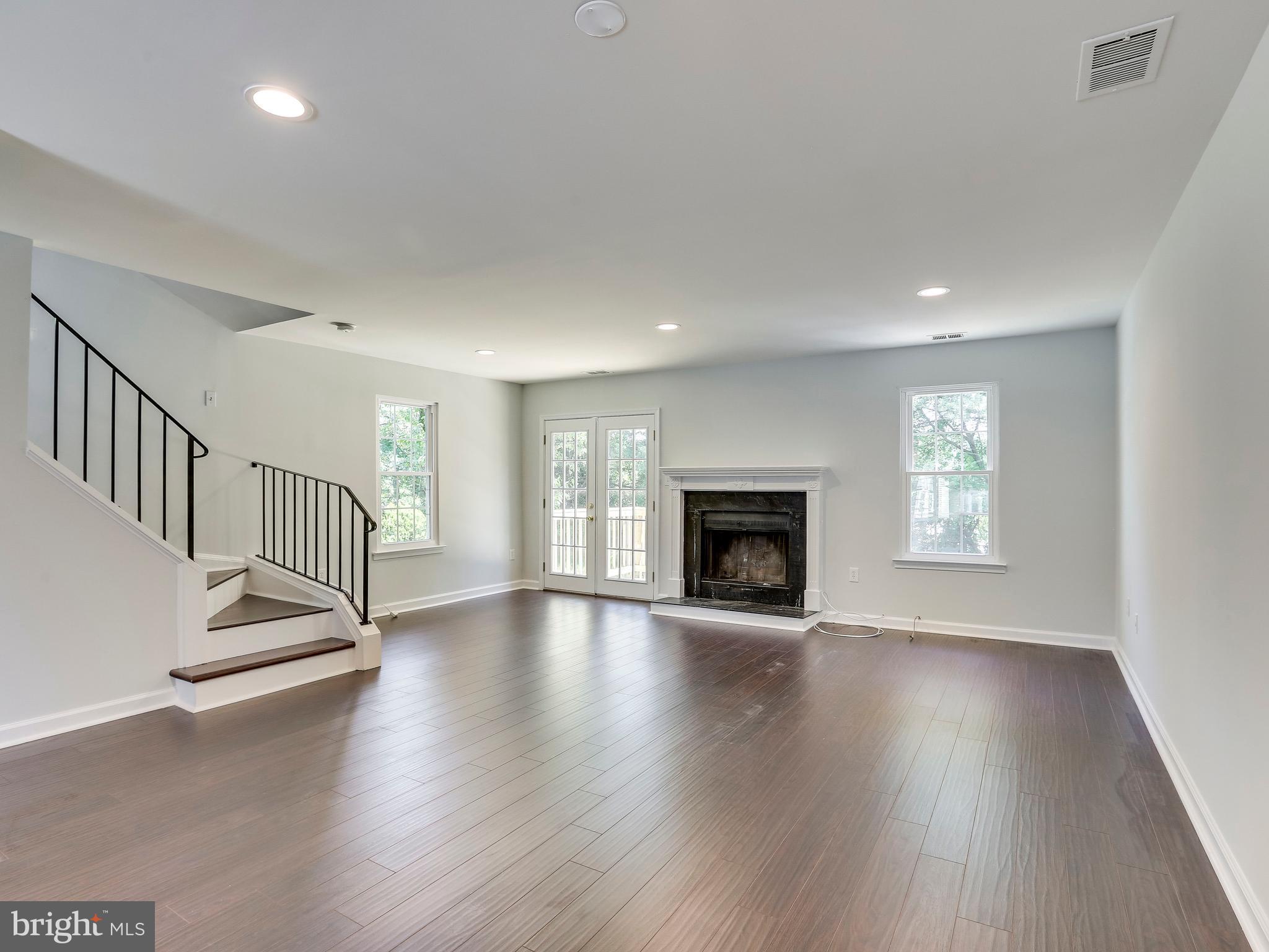 ARBORY CONDO PHASE SIX-R - Residential