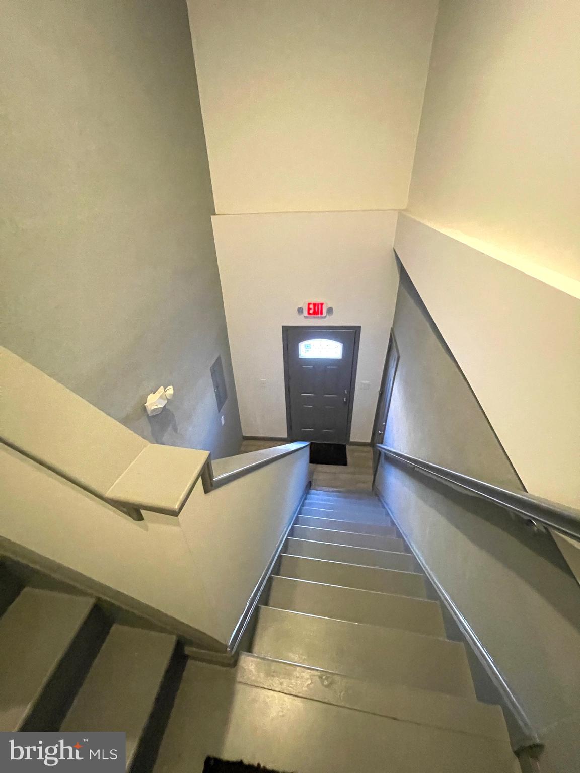 PORT RICHMOND - Residential Lease