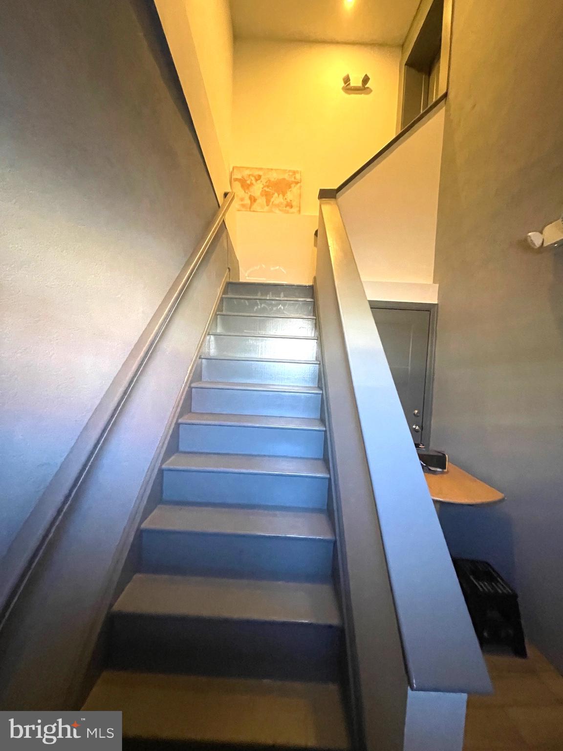 PORT RICHMOND - Residential Lease