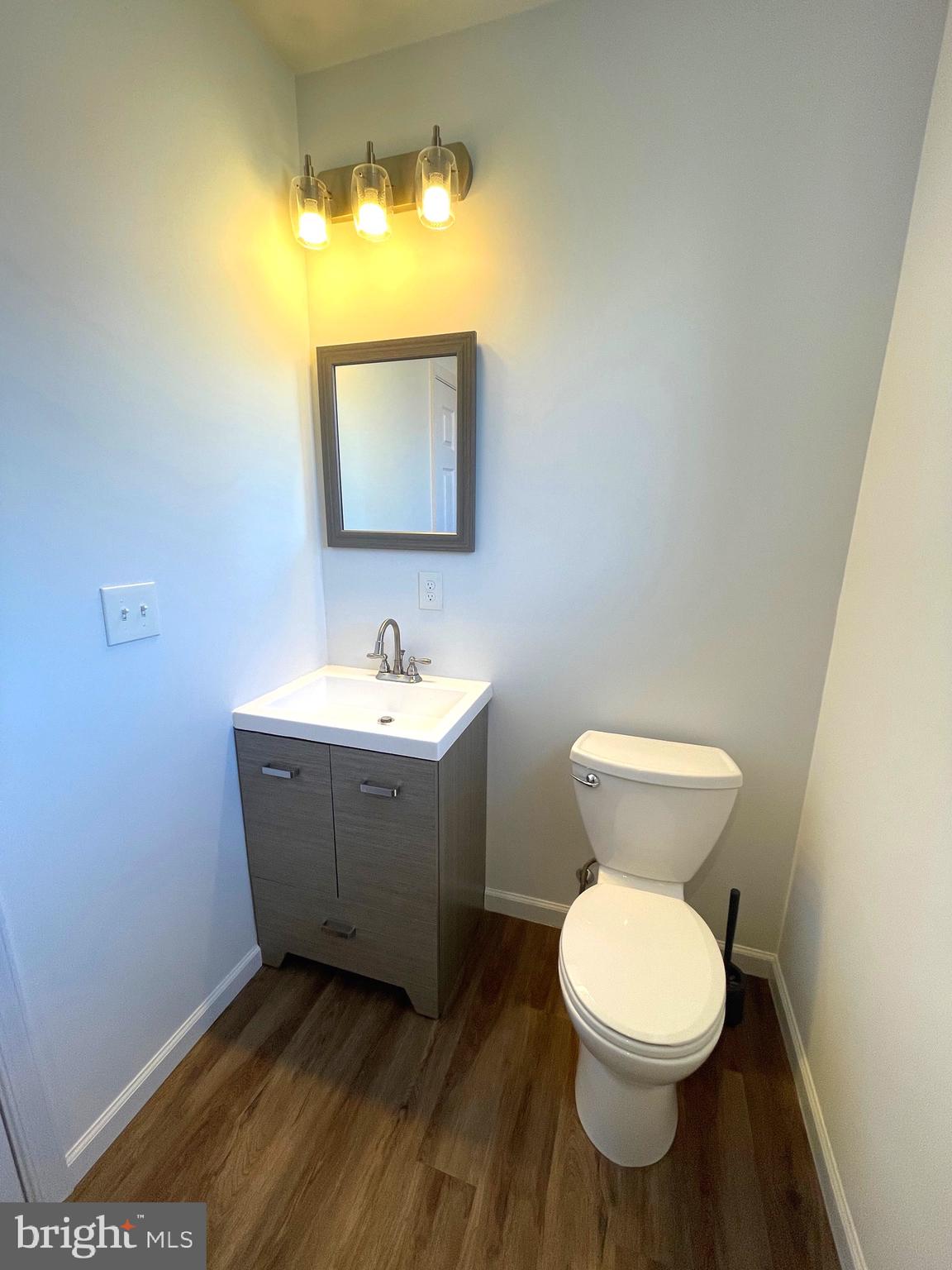 PORT RICHMOND - Residential Lease