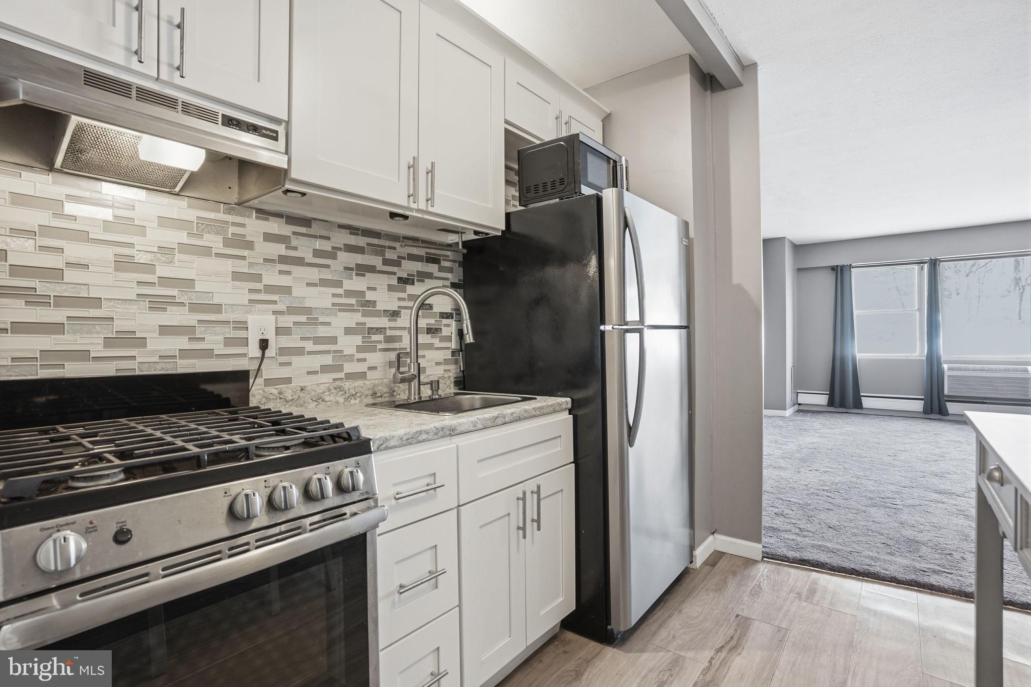 ELKINS PARK HOUSE - Residential