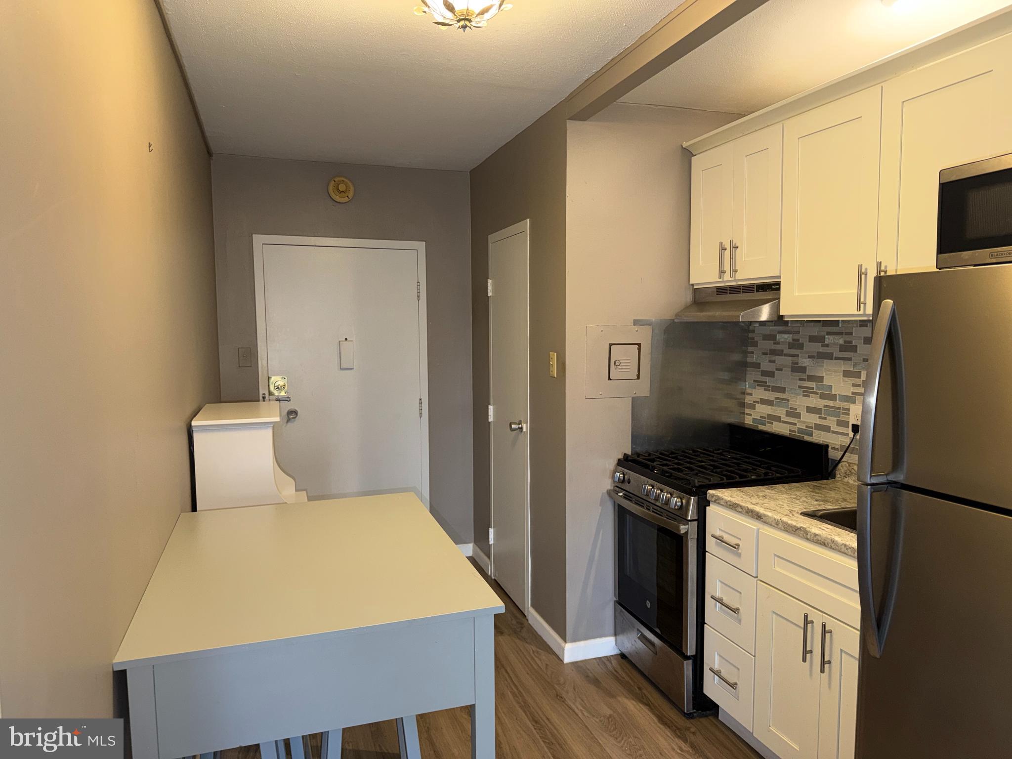 ELKINS PARK HOUSE - Residential