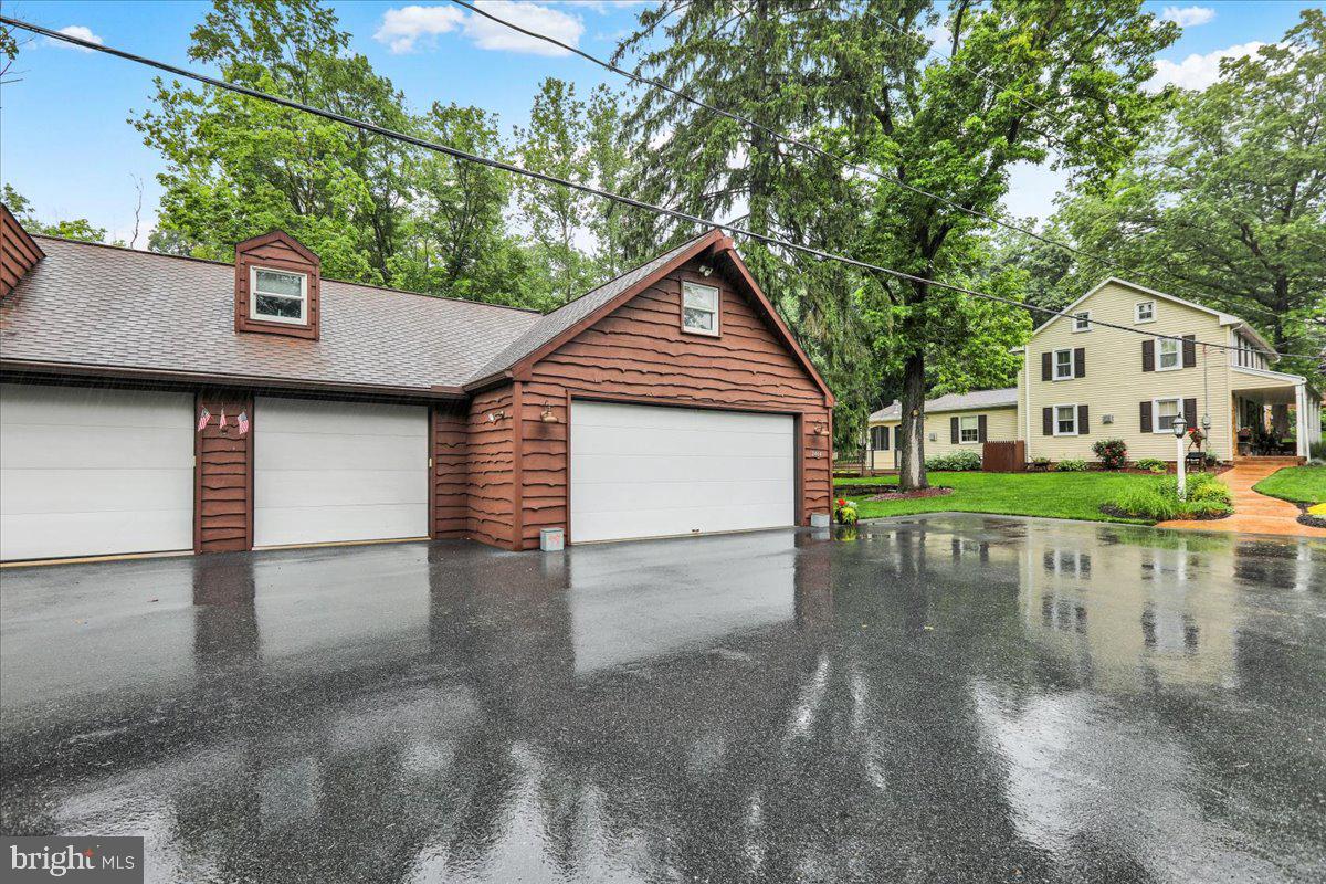 2464 MOUNTAIN ROAD