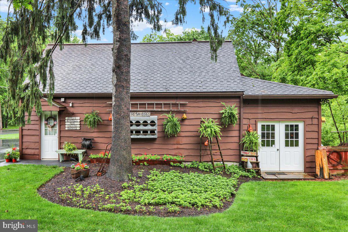 2464 MOUNTAIN ROAD