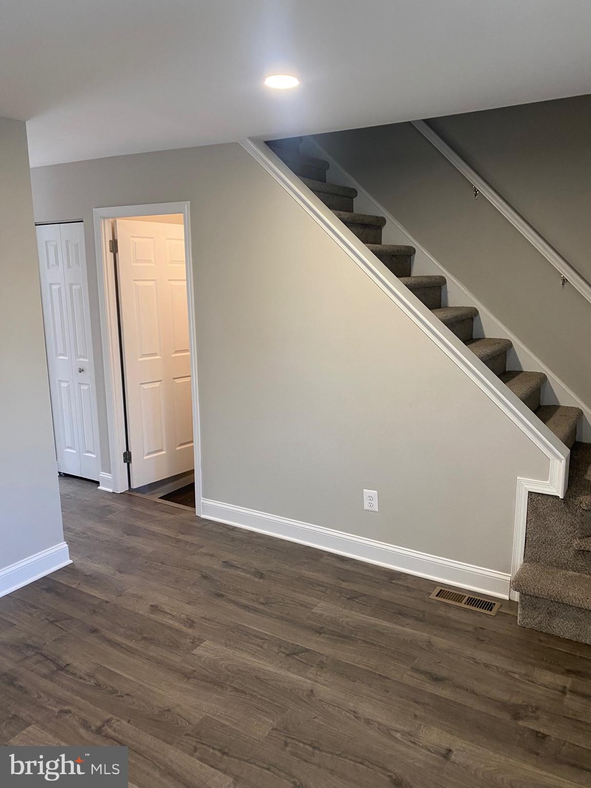 REGENTS PARK - Residential Lease