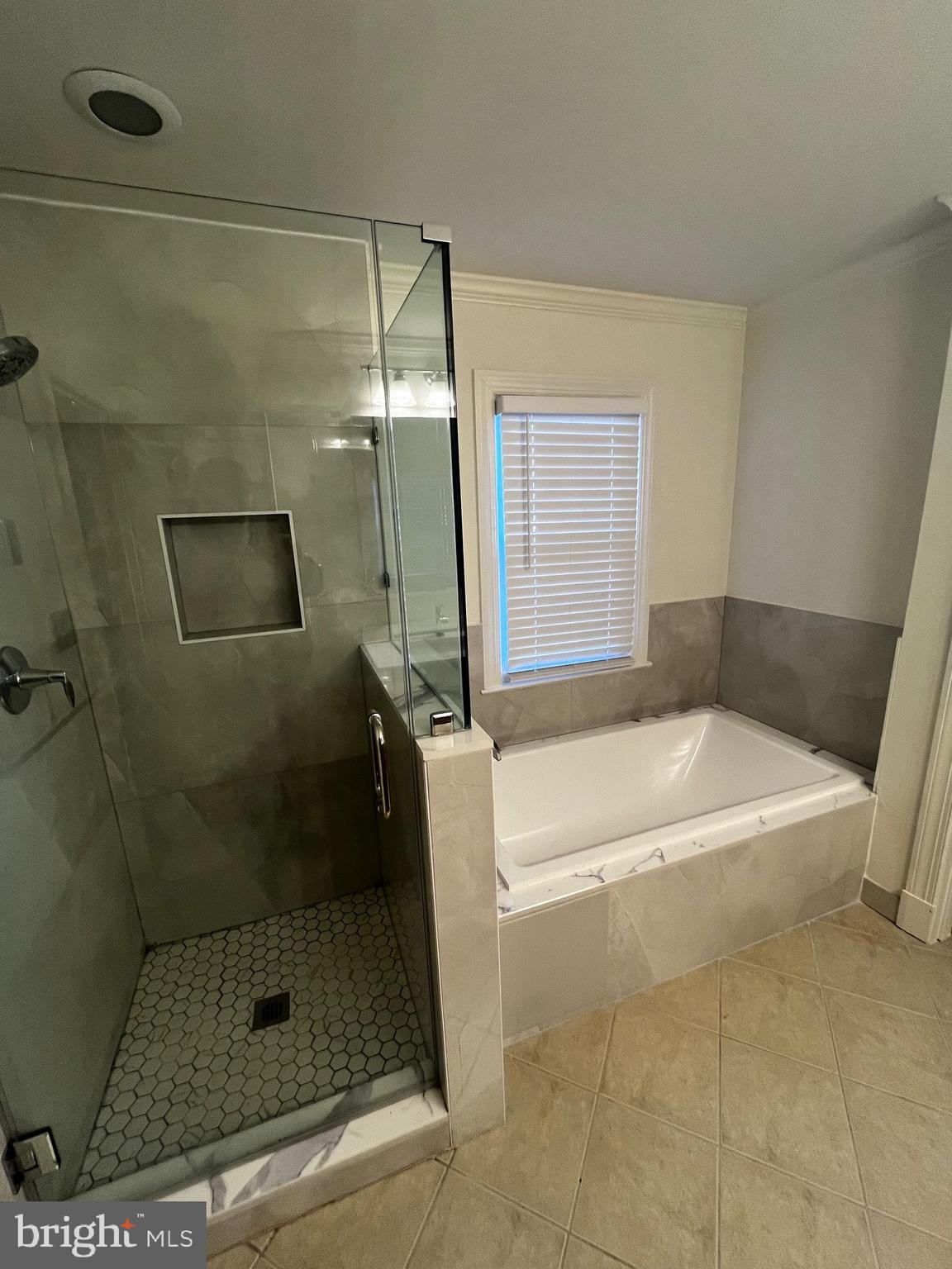 INVERNESS FOREST - Residential Lease