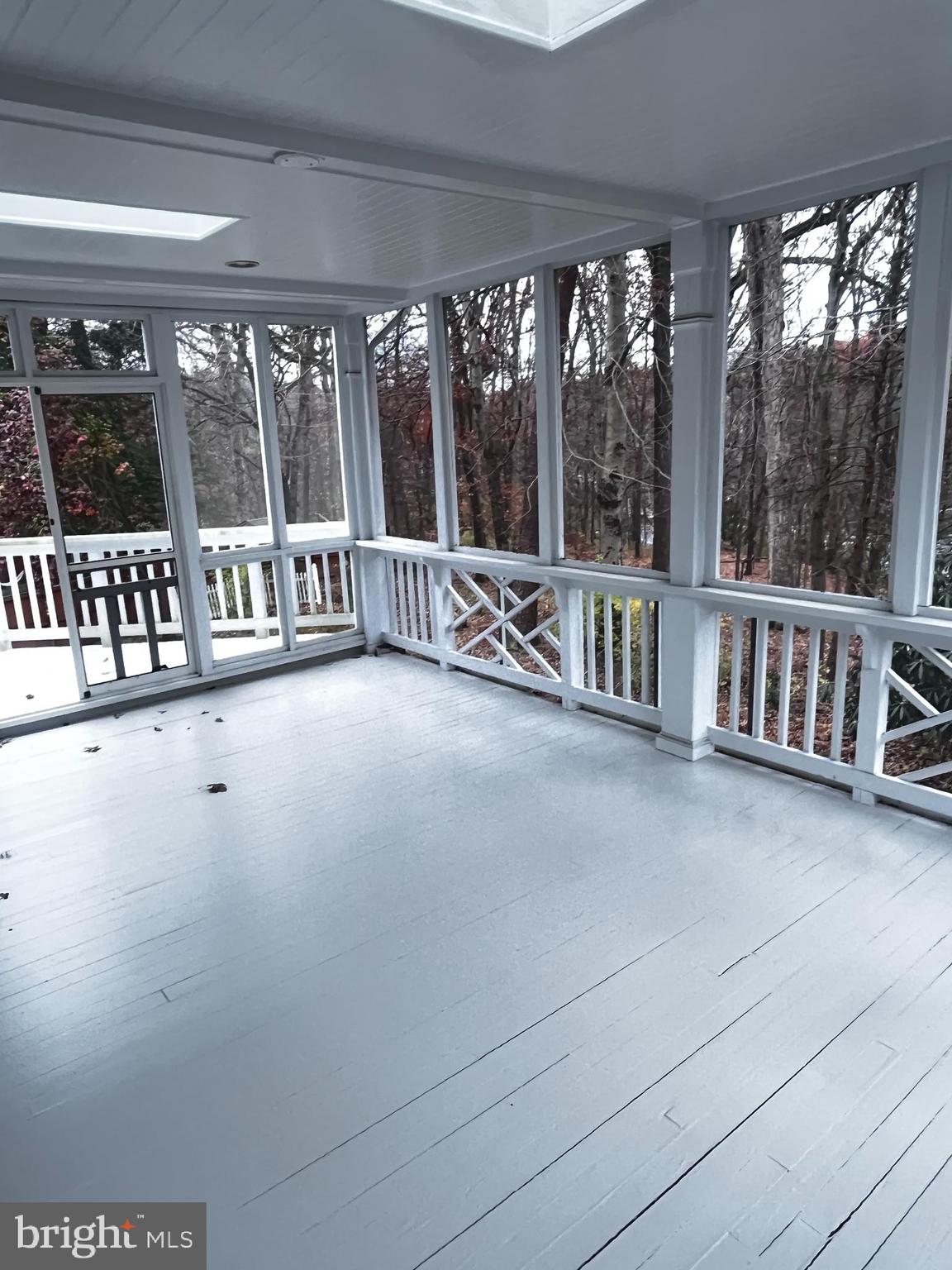 10207 SUNDANCE COURT