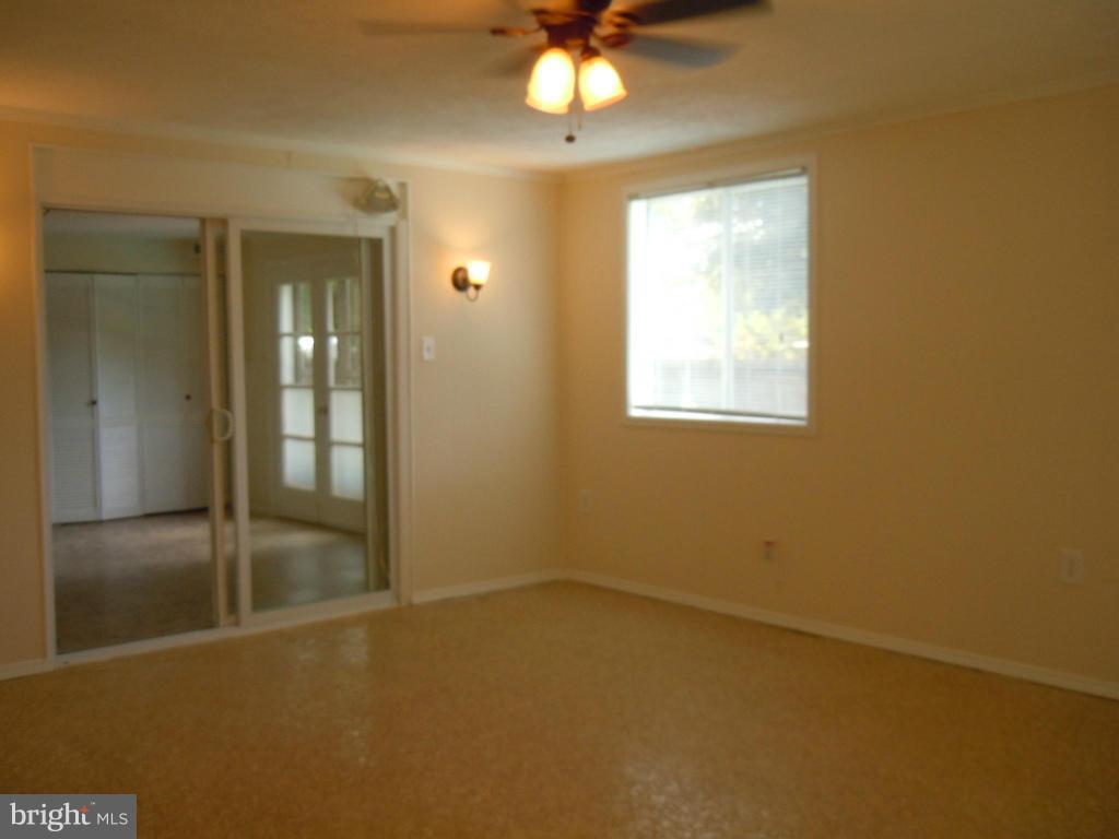 BURGUNDY FARM - Residential