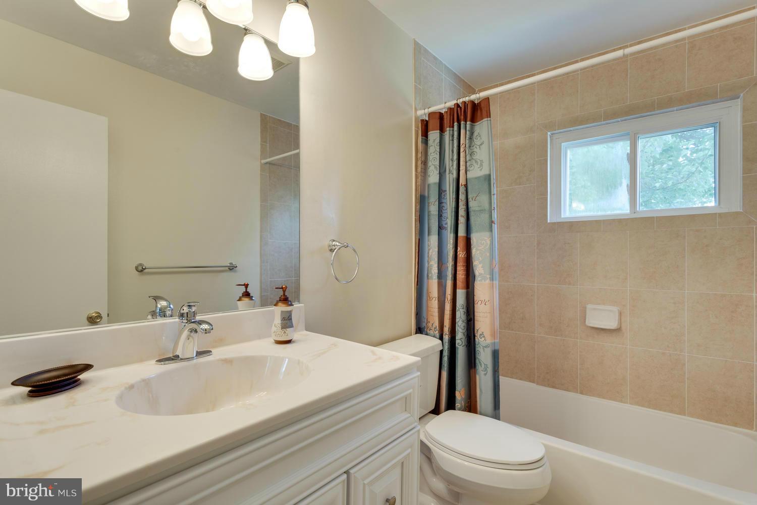 BURGUNDY FARM - Residential