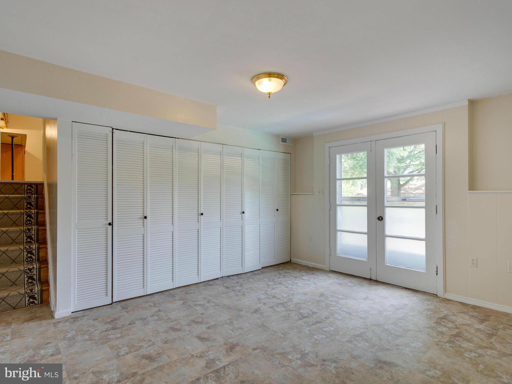 BURGUNDY FARM - Residential