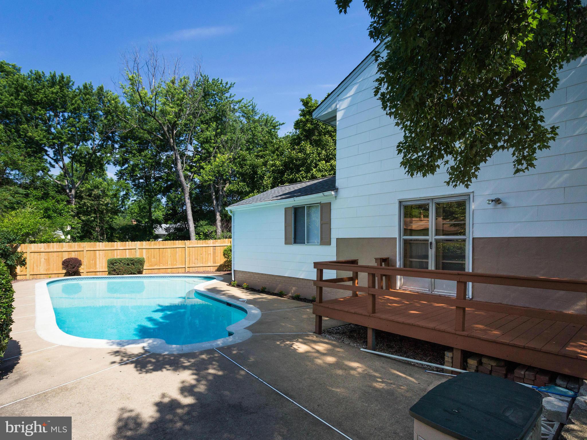 BURGUNDY FARM - Residential