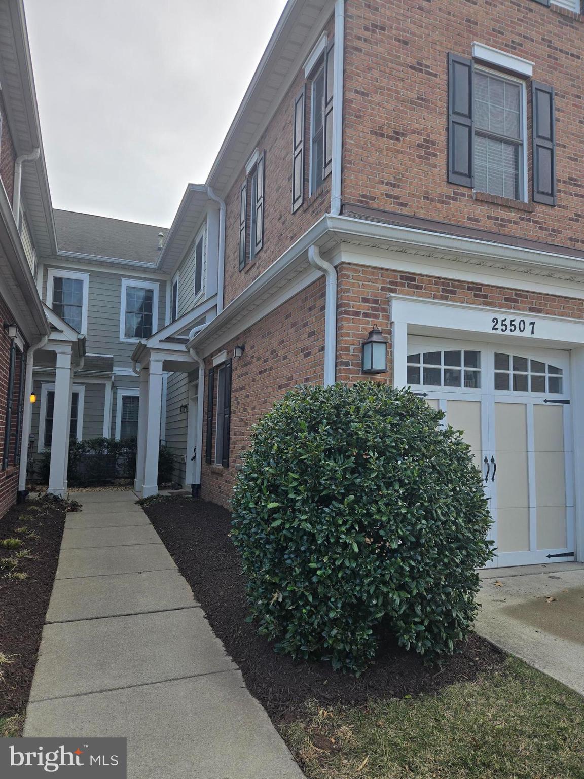 VILLAS AT EASTGATE CONDO - Residential Lease