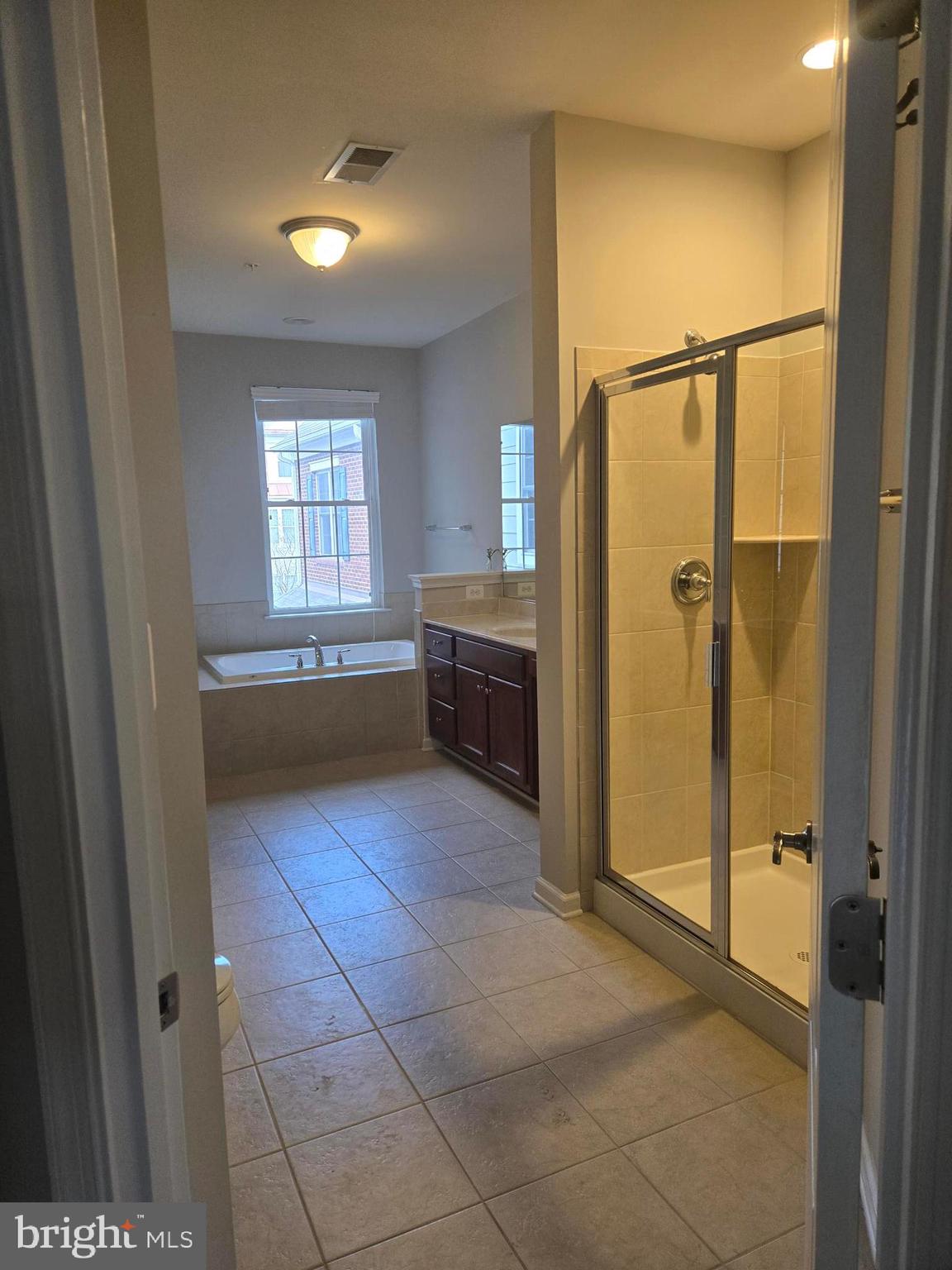 VILLAS AT EASTGATE CONDO - Residential Lease