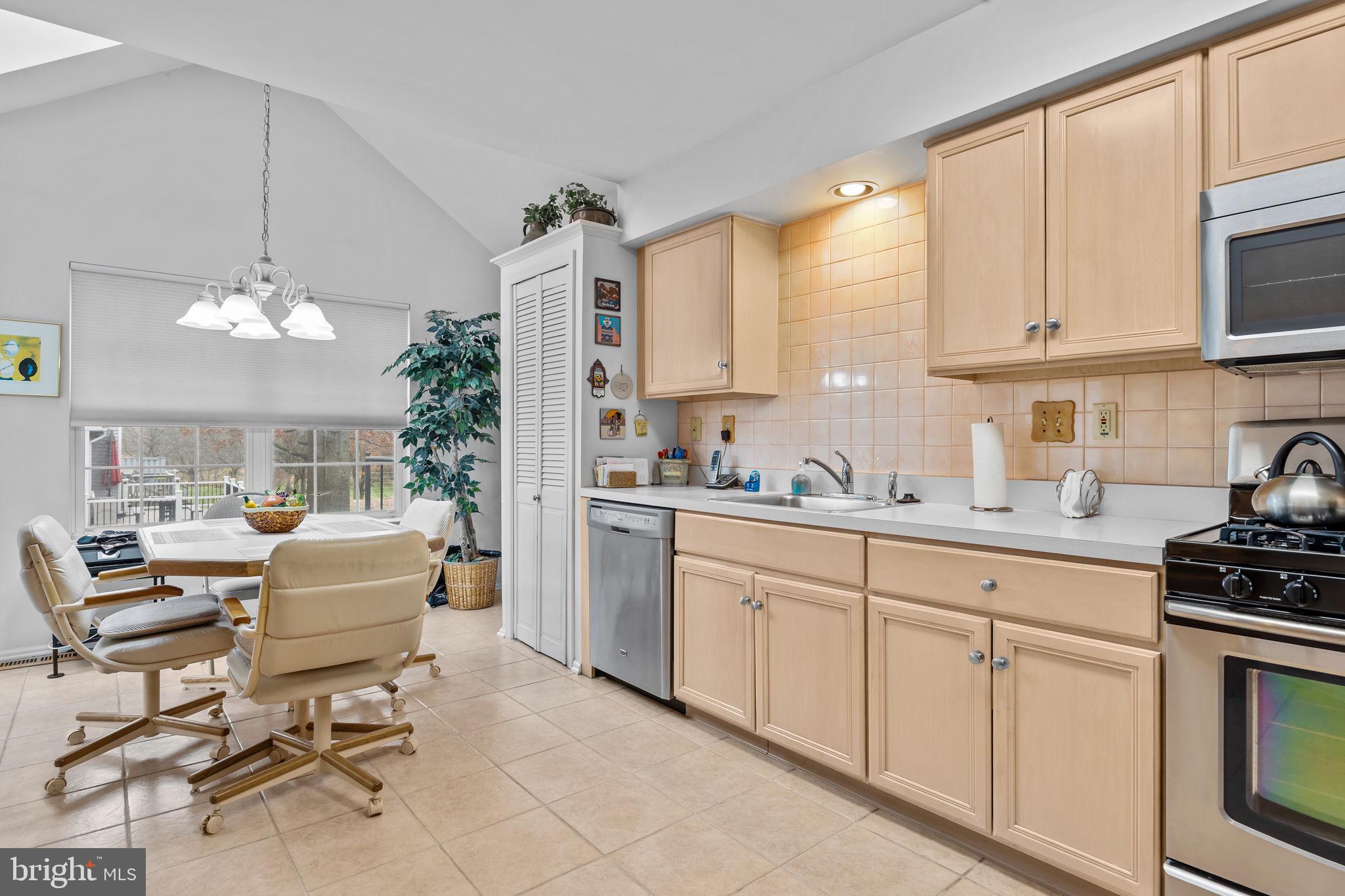 MONTGOMERY GREENE - Residential