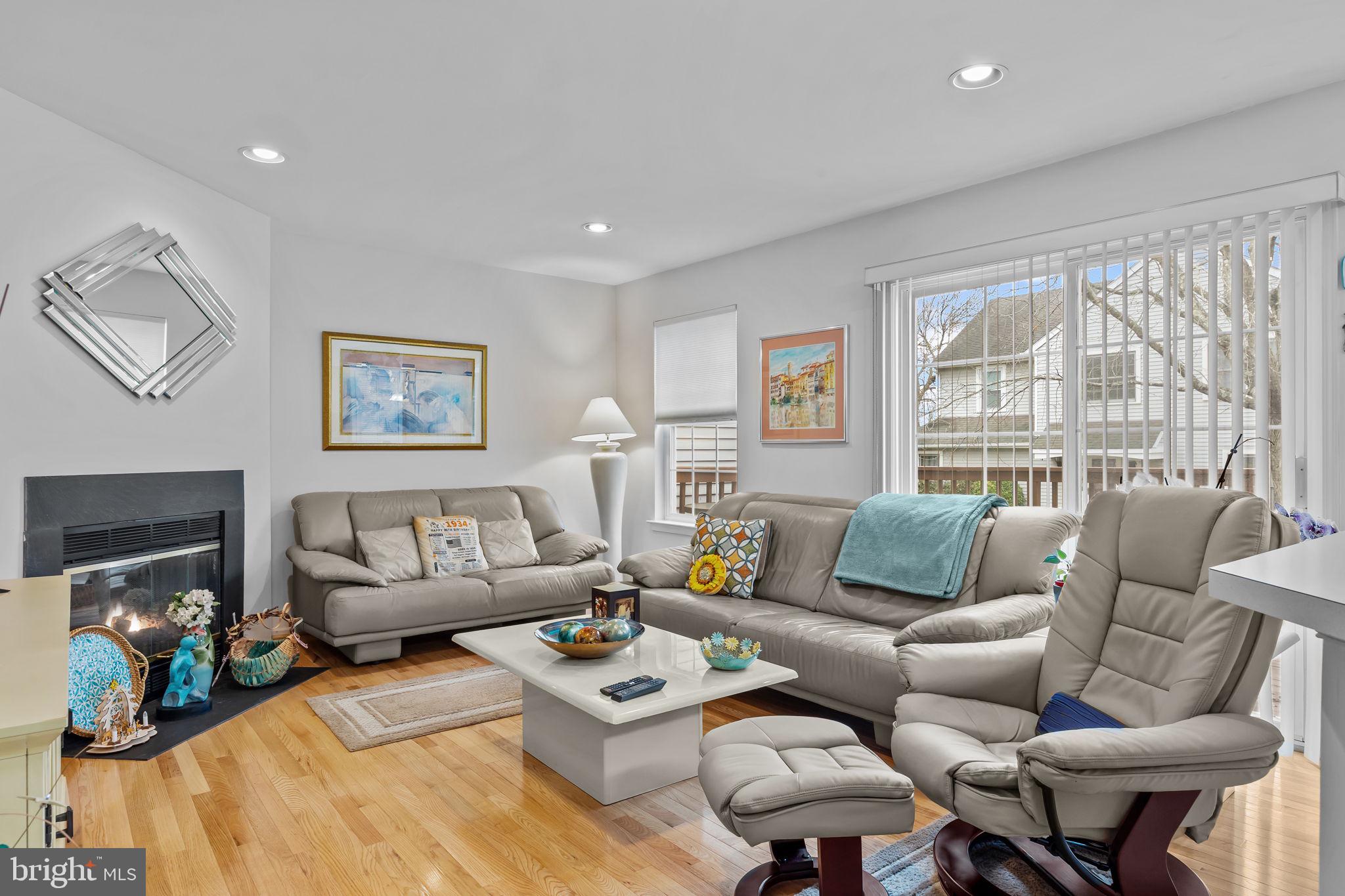 MONTGOMERY GREENE - Residential