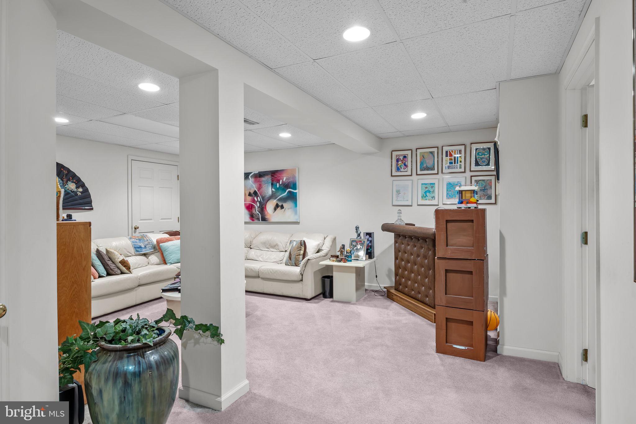 MONTGOMERY GREENE - Residential