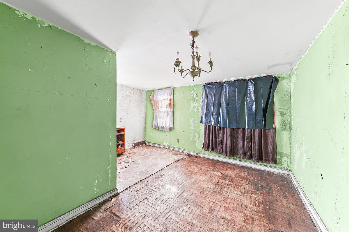 LANSDOWNE PARK - Residential