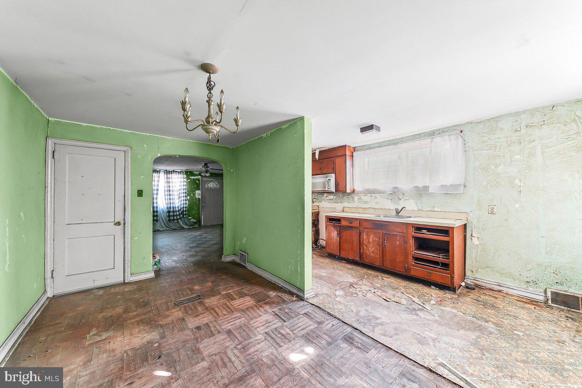 LANSDOWNE PARK - Residential