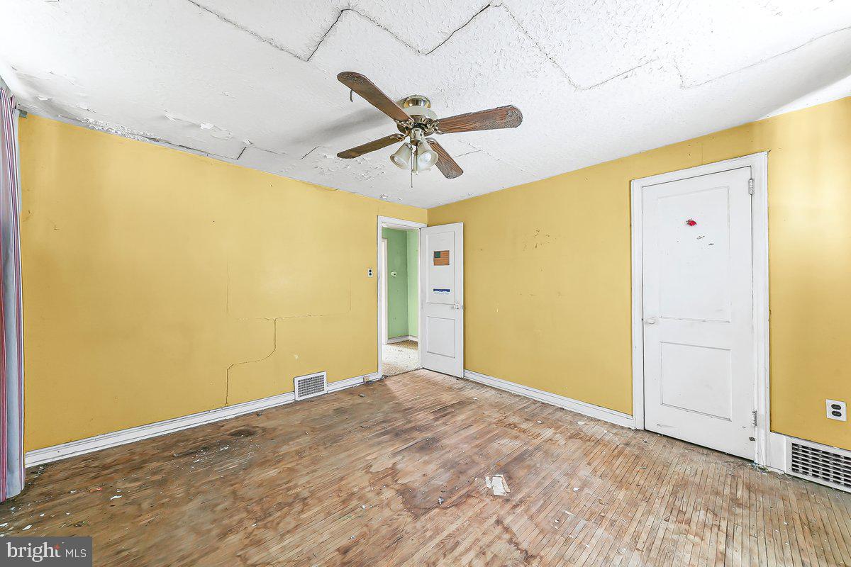 LANSDOWNE PARK - Residential