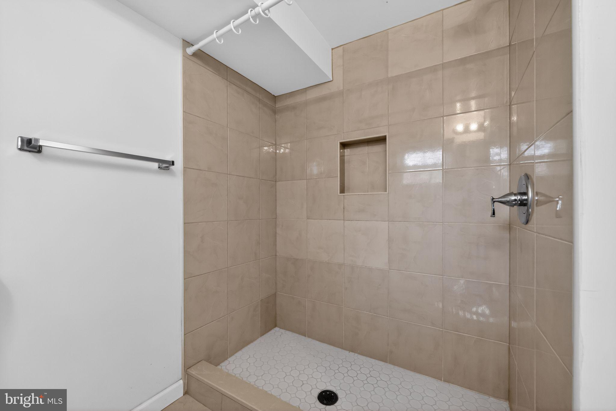 PAOLI GARDENS - Residential