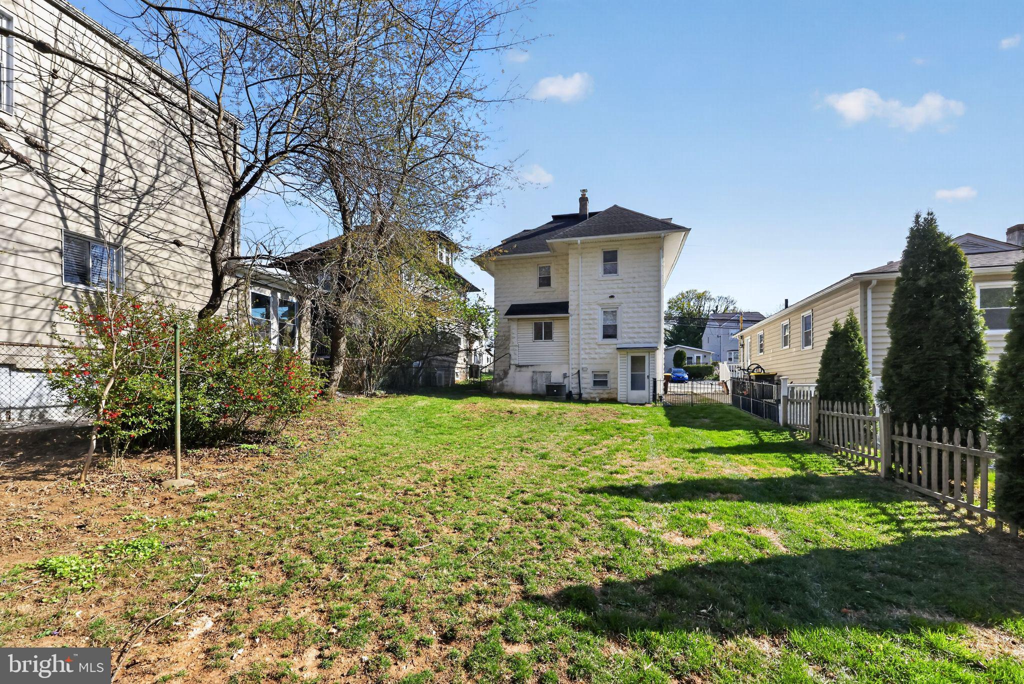 PAOLI GARDENS - Residential