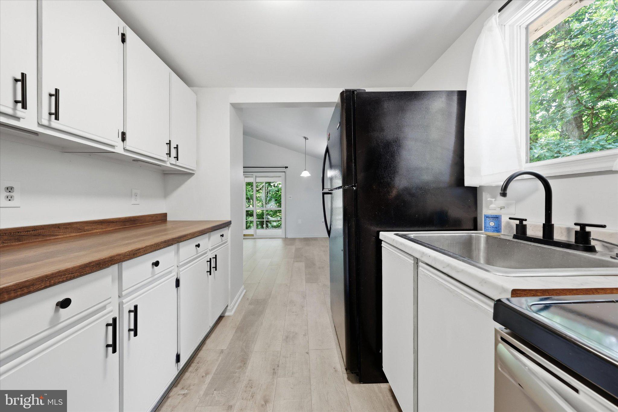 371 OAK HILL ROAD
