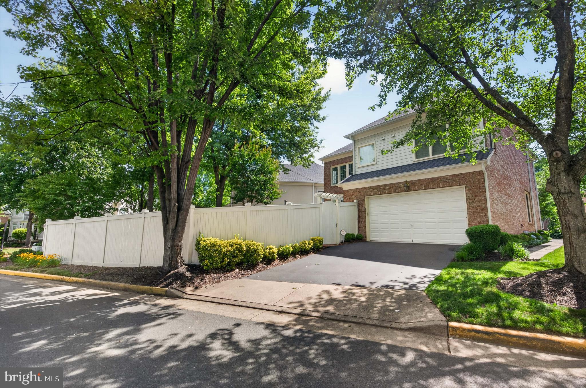 3860 FARRCROFT DRIVE