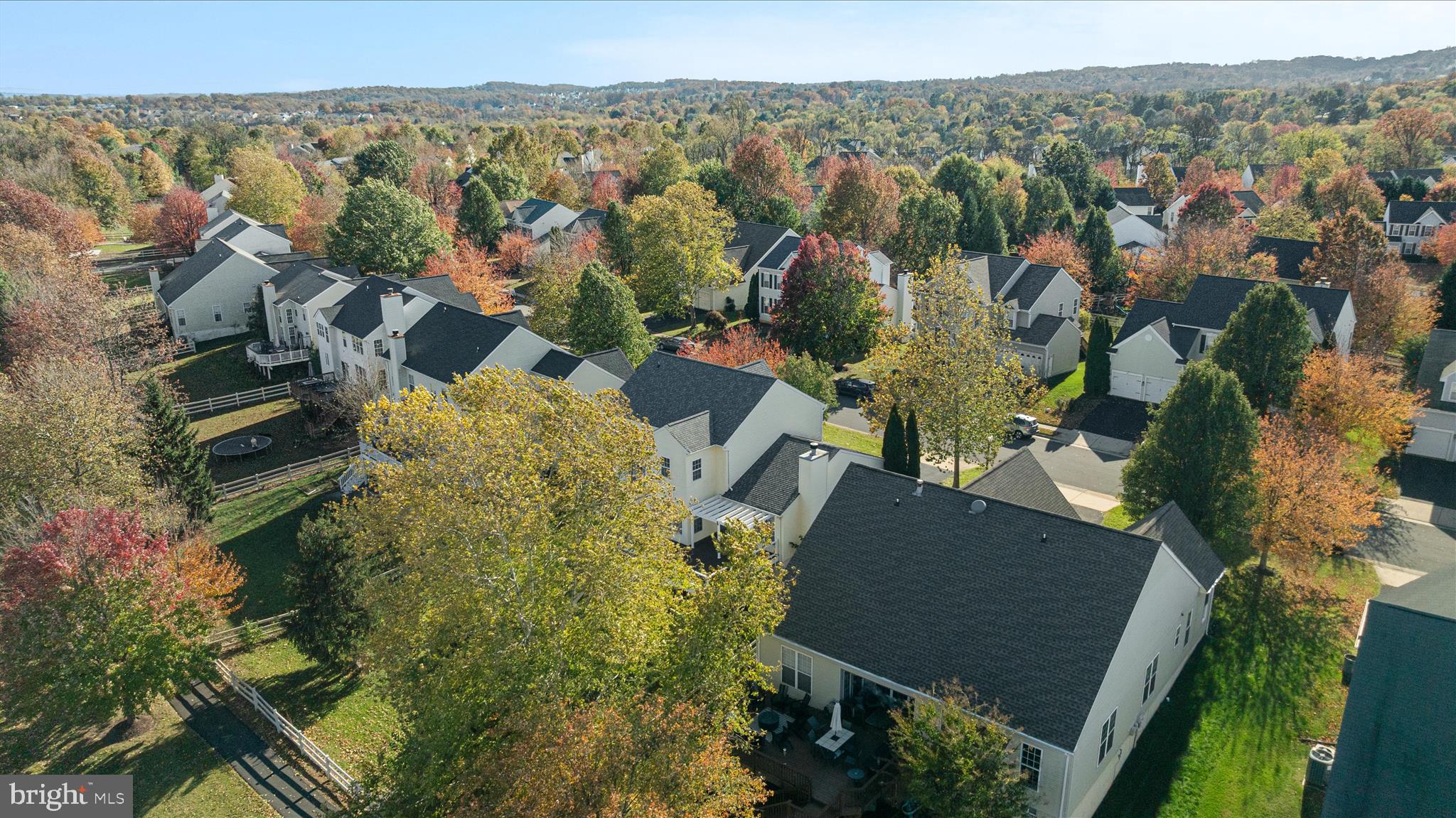 ROUND HILL - Residential