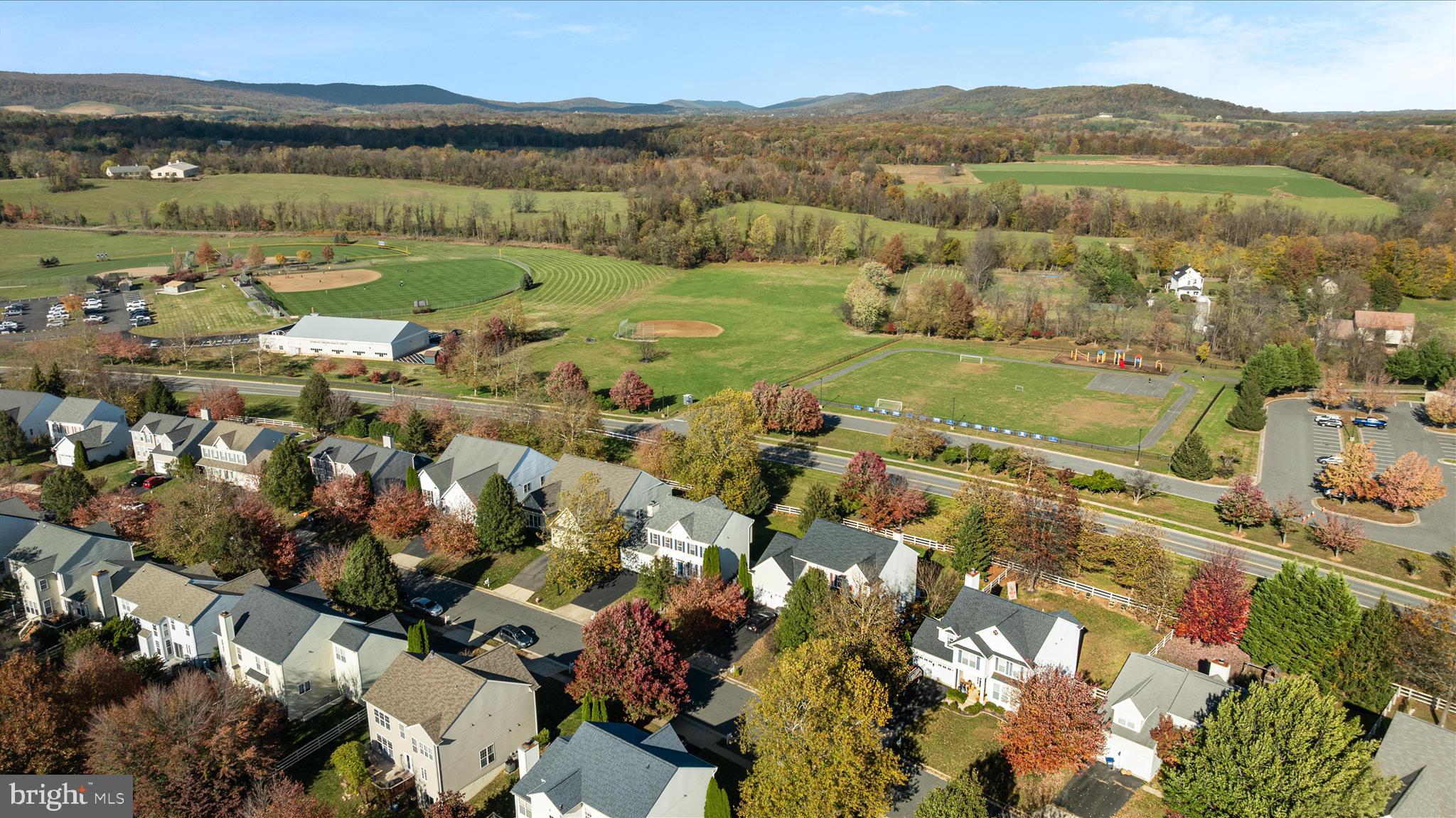ROUND HILL - Residential
