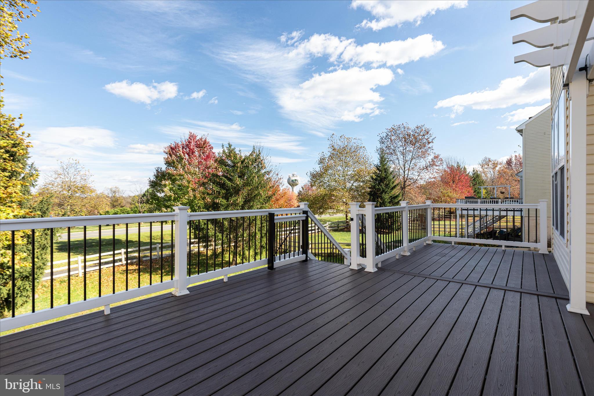 ROUND HILL - Residential