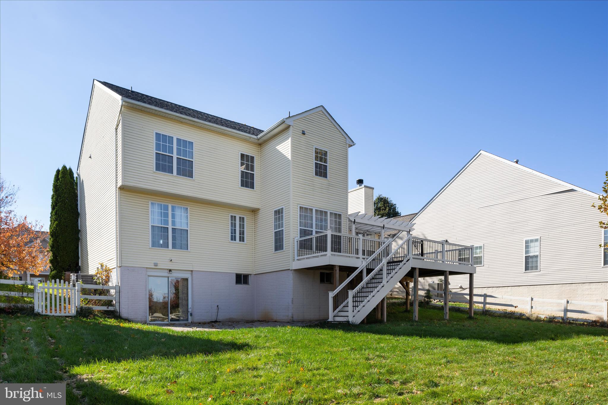 ROUND HILL - Residential