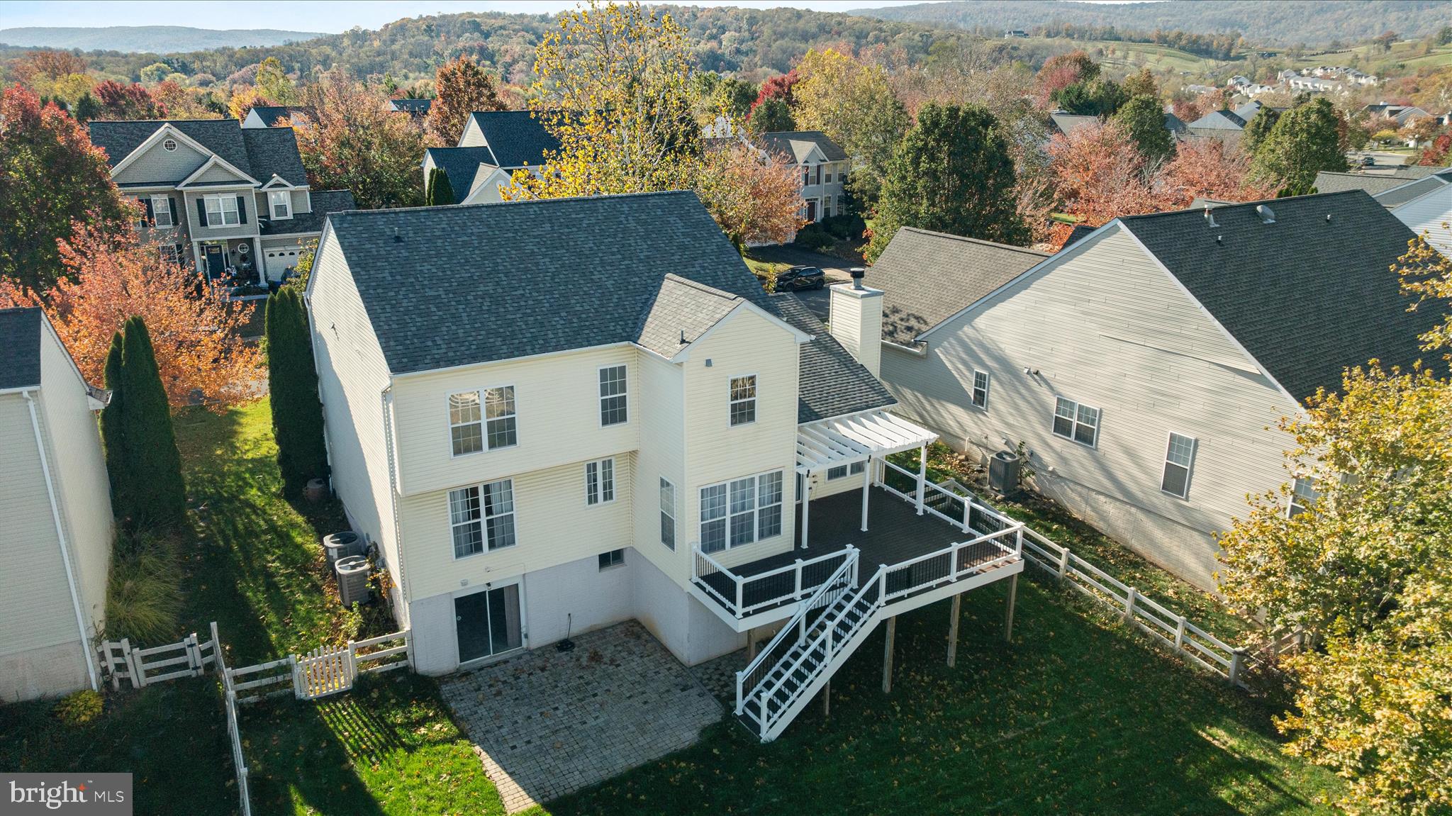 ROUND HILL - Residential