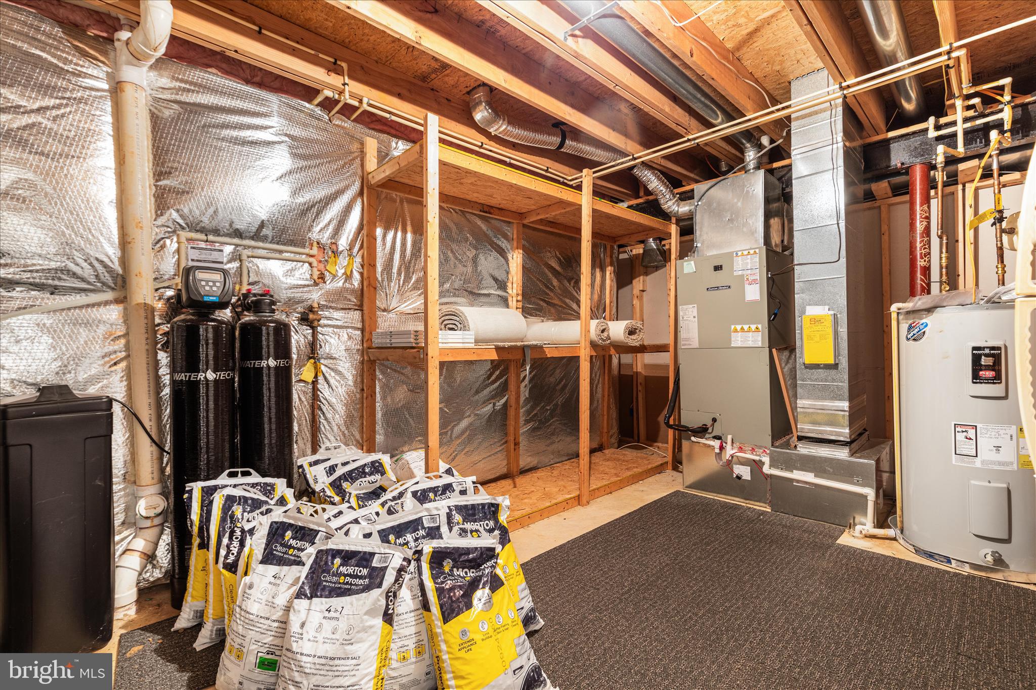 ROUND HILL - Residential